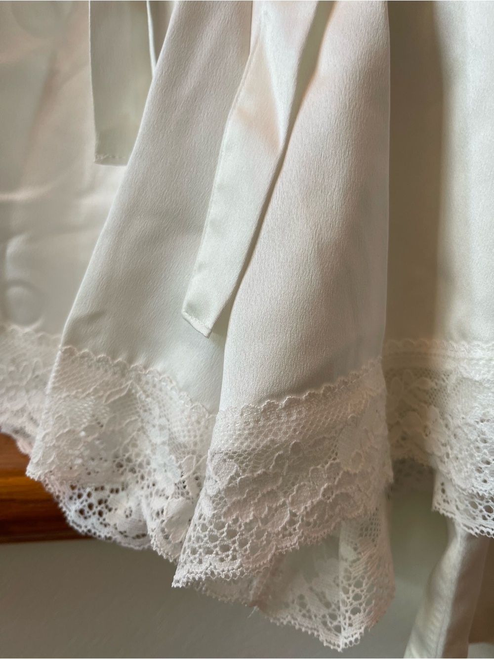 Flora Nikrooz SM NWT “Bride” satin p.j. Set w/lace trimmed shorts/embroidery - Picture 13 of 16